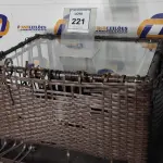 01 MESA DE CAFÉ. (NO ESTADO EM QUE SE ENCONTRA. SUJEITO A AVARIAS OCULTAS/VISÍVEIS.) BH1590V