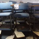 15 CADEIRAS UNIVERSITÁRIA. (NO ESTADO) ATENÇÃO! FAZER A VISITAÇÃO ANTES DE ARREMATAR, NÃO SABEMOS SE FUNCIONA, LEILÃO NÃO TEM GARANTIA E NEM DEVOLUÇÃO, SUJEITO A POSSÍVEIS AVARIAS VISÍVEIS/OCULTAS E/OU AUSÊNCIA DE COMPONENTES.