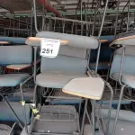 40 CADEIRAS UNIVERSITÁRIA. (NO ESTADO) ATENÇÃO! FAZER A VISITAÇÃO ANTES DE ARREMATAR, NÃO SABEMOS SE FUNCIONA, LEILÃO NÃO TEM GARANTIA E NEM DEVOLUÇÃO, SUJEITO A POSSÍVEIS AVARIAS VISÍVEIS/OCULTAS E/OU AUSÊNCIA DE COMPONENTES. 