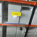 01 PORTA DE VIDRO DE 2,06X0,83. (NO ESTADO) ATENÇÃO! FAZER A VISITAÇÃO ANTES DE ARREMATAR, NÃO SABEMOS SE FUNCIONA, LEILÃO NÃO TEM GARANTIA E NEM DEVOLUÇÃO, SUJEITO A POSSÍVEIS AVARIAS VISÍVEIS/OCULTAS E/OU AUSÊNCIA DE COMPONENTES.