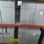 01 PORTA DE VIDRO DE 2,06X0,69. (NO ESTADO) ATENÇÃO! FAZER A VISITAÇÃO ANTES DE ARREMATAR, NÃO SABEMOS SE FUNCIONA, LEILÃO NÃO TEM GARANTIA E NEM DEVOLUÇÃO, SUJEITO A POSSÍVEIS AVARIAS VISÍVEIS/OCULTAS E/OU AUSÊNCIA DE COMPONENTES.