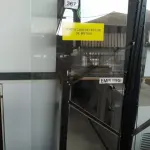 01 PORTA DE VIDRO DE 2,06X0,69. (NO ESTADO) ATENÇÃO! FAZER A VISITAÇÃO ANTES DE ARREMATAR, NÃO SABEMOS SE FUNCIONA, LEILÃO NÃO TEM GARANTIA E NEM DEVOLUÇÃO, SUJEITO A POSSÍVEIS AVARIAS VISÍVEIS/OCULTAS E/OU AUSÊNCIA DE COMPONENTES.
