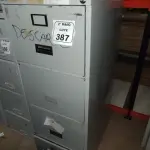 01 ARQUIVO DE AÇO COM 04 GAVETAS. (NO ESTADO) ATENÇÃO! FAZER A VISITAÇÃO ANTES DE ARREMATAR, NÃO SABEMOS SE FUNCIONA, LEILÃO NÃO TEM GARANTIA E NEM DEVOLUÇÃO, SUJEITO A POSSÍVEIS AVARIAS VISÍVEIS/OCULTAS E/OU AUSÊNCIA DE COMPONENTES.