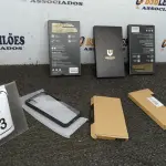 05 BOX - PHONE CASER. (NO ESTADO EM QUE SE ENCONTRA. SUJEITO A AVARIAS OCULTAS/VISÍVEIS.)