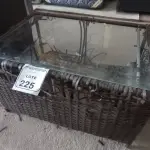 01 MESA DE JARDIM AV1590V (NO ESTADO EM QUE SE ENCONTRA. SUJEITO A AVARIAS OCULTAS/VISÍVEIS.)