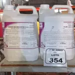 02 GALÕES DE REMOVEDOR DE CERAS E ACABAMENTOS DE 5L CADA. (NO ESTADO) ATENÇÃO! FAZER A VISITAÇÃO ANTES DE ARREMATAR, NÃO SABEMOS SE FUNCIONA, LEILÃO NÃO TEM GARANTIA E NEM DEVOLUÇÃO, SUJEITO A POSSÍVEIS AVARIAS VISÍVEIS/OCULTAS E/OU AUSÊNCIA DE COMPONENTES.