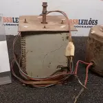 01 MÁQUINA DE SOLDA E 01 MOTOR ELÉTRICO. (NO ESTADO) ATENÇÃO! FAZER A VISITAÇÃO ANTES DE ARREMATAR, NÃO SABEMOS SE FUNCIONA, LEILÃO NÃO TEM GARANTIA E NEM DEVOLUÇÃO, SUJEITO A POSSÍVEIS AVARIAS VISÍVEIS/OCULTAS E/OU AUSÊNCIA DE COMPONENTES.
