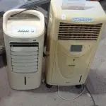 02 CLIMATIZADORES DE AR 220V MARCAS MIDEA E CONSUL. (NO ESTADO) ATENÇÃO! FAZER A VISITAÇÃO ANTES DE ARREMATAR, NÃO SABEMOS SE FUNCIONA, LEILÃO NÃO TEM GARANTIA E NEM DEVOLUÇÃO, SUJEITO A POSSÍVEIS AVARIAS VISÍVEIS/OCULTAS E/OU AUSÊNCIA DE COMPONENTES.