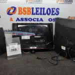 03 MONITORES DE MARCAS E MODELOS DIVERSOS. (NO ESTADO) ATENÇÃO! FAZER A VISITAÇÃO ANTES DE ARREMATAR, NÃO SABEMOS SE FUNCIONA, LEILÃO NÃO TEM GARANTIA E NEM DEVOLUÇÃO, SUJEITO A POSSÍVEIS AVARIAS VISÍVEIS/OCULTAS E/OU AUSÊNCIA DE COMPONENTES.