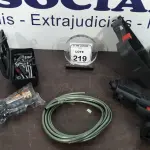 01 CHAVE CATRACA COM JOGO DE SOQUETES E 01 MÁQUINA DE ALTA PRESSÃO COM ACESSÓRIOS SEM BATERIA. (NO ESTADO) ATENÇÃO! FAZER A VISITAÇÃO ANTES DE ARREMATAR, NÃO SABEMOS SE FUNCIONA, LEILÃO NÃO TEM GARANTIA E NEM DEVOLUÇÃO, SUJEITO A POSSÍVEIS AVARIAS VISÍVEIS/OCULTAS E/OU AUSÊNCIA DE COMPONENTES.