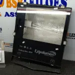 01 REFLETOR 400W MARCA EXPOLUMEN. (NO ESTADO) ATENÇÃO! FAZER A VISITAÇÃO ANTES DE ARREMATAR, NÃO SABEMOS SE FUNCIONA, LEILÃO NÃO TEM GARANTIA E NEM DEVOLUÇÃO, SUJEITO A POSSÍVEIS AVARIAS VISÍVEIS/OCULTAS E/OU AUSÊNCIA DE COMPONENTES.