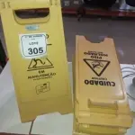 10 PLACAS DE AVISO PARA PISOS MOLHADOS. (NO ESTADO) ATENÇÃO! FAZER A VISITAÇÃO ANTES DE ARREMATAR, NÃO SABEMOS SE FUNCIONA, LEILÃO NÃO TEM GARANTIA E NEM DEVOLUÇÃO, SUJEITO A POSSÍVEIS AVARIAS VISÍVEIS/OCULTAS E/OU AUSÊNCIA DE COMPONENTES.