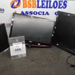 03 MONITORES DE MARCAS E MODELOS DIVERSOS. (NO ESTADO) ATENÇÃO! FAZER A VISITAÇÃO ANTES DE ARREMATAR, NÃO SABEMOS SE FUNCIONA, LEILÃO NÃO TEM GARANTIA E NEM DEVOLUÇÃO, SUJEITO A POSSÍVEIS AVARIAS VISÍVEIS/OCULTAS E/OU AUSÊNCIA DE COMPONENTES.