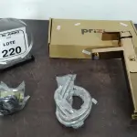 01 TORNEIRA MISTURADOR MARCA PRIZI COM ACESSÓRIOS. (NO ESTADO) ATENÇÃO! FAZER A VISITAÇÃO ANTES DE ARREMATAR, NÃO SABEMOS SE FUNCIONA, LEILÃO NÃO TEM GARANTIA E NEM DEVOLUÇÃO, SUJEITO A POSSÍVEIS AVARIAS VISÍVEIS/OCULTAS E/OU AUSÊNCIA DE COMPONENTES.