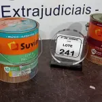 02 LATAS DE TINTA ESMALTE PARA MADEIRAS E METAIS DE 3,6L NA COR BRILHANTE AMARELO OURO MARCA SUVINIL. (NO ESTADO) ATENÇÃO! FAZER A VISITAÇÃO ANTES DE ARREMATAR, NÃO SABEMOS SE FUNCIONA, LEILÃO NÃO TEM GARANTIA E NEM DEVOLUÇÃO, SUJEITO A POSSÍVEIS AVARIAS VISÍVEIS/OCULTAS E/OU AUSÊNCIA DE COMPONENTES.