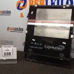 01 REFLETOR 400W MARCA EXPOLUMEN. (NO ESTADO) ATENÇÃO! FAZER A VISITAÇÃO ANTES DE ARREMATAR, NÃO SABEMOS SE FUNCIONA, LEILÃO NÃO TEM GARANTIA E NEM DEVOLUÇÃO, SUJEITO A POSSÍVEIS AVARIAS VISÍVEIS/OCULTAS E/OU AUSÊNCIA DE COMPONENTES.