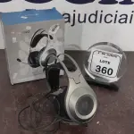 01HEADSET GAMER COM MICROFONE MARCA NUBWO. (NO ESTADO) ATENÇÃO! FAZER A VISITAÇÃO ANTES DE ARREMATAR, NÃO SABEMOS SE FUNCIONA, LEILÃO NÃO TEM GARANTIA E NEM DEVOLUÇÃO, SUJEITO A POSSÍVEIS AVARIAS VISÍVEIS/OCULTAS E/OU AUSÊNCIA DE COMPONENTES.