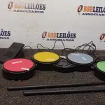 01 MINI BATERIA ROCK BAND MARCA LEADERSHIP GAMER. (NO ESTADO) ATENÇÃO! FAZER A VISITAÇÃO ANTES DE ARREMATAR, NÃO SABEMOS SE FUNCIONA, LEILÃO NÃO TEM GARANTIA E NEM DEVOLUÇÃO, SUJEITO A POSSÍVEIS AVARIAS VISÍVEIS/OCULTAS E/OU AUSÊNCIA DE COMPONENTES.