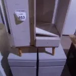 02 ARMÁRIOS BAIXOS COM SUPORTE PARA CPU COM 01 GAVETA E 01 PORTA E 01 ARMÁRIO BAIXO EM MADEIRA. (NO ESTADO) ATENÇÃO! FAZER A VISITAÇÃO ANTES DE ARREMATAR, NÃO SABEMOS SE FUNCIONA, LEILÃO NÃO TEM GARANTIA E NEM DEVOLUÇÃO, SUJEITO A POSSÍVEIS AVARIAS VISÍVEIS/OCULTAS E/OU AUSÊNCIA DE COMPONENTES.