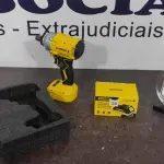 01 CHAVE IMPACTO 21V COM CARREGADOR USB MARCA BOMVINK (NOVO). (NO ESTADO) ATENÇÃO! FAZER A VISITAÇÃO ANTES DE ARREMATAR, NÃO SABEMOS SE FUNCIONA, LEILÃO NÃO TEM GARANTIA E NEM DEVOLUÇÃO, SUJEITO A POSSÍVEIS AVARIAS VISÍVEIS/OCULTAS E/OU AUSÊNCIA DE COMPONENTES.