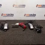 03 MÁQUINAS DE CORTAR CABELO 220V MARCA MONDIAL E 01 PARAFUSADEIRA A BATERIA MARCA MONDIAL. (NO ESTADO) ATENÇÃO! FAZER A VISITAÇÃO ANTES DE ARREMATAR, NÃO SABEMOS SE FUNCIONA, LEILÃO NÃO TEM GARANTIA E NEM DEVOLUÇÃO, SUJEITO A POSSÍVEIS AVARIAS VISÍVEIS/OCULTAS E/OU AUSÊNCIA DE COMPONENTES.