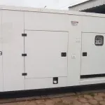 01 GERADOR CABINADO 320 KVA, MOTOR DE SCANIA, ANO 2010 ,GERADOR WEG. (NO ESTADO) ATENÇÃO! FAZER A VISITAÇÃO ANTES DE ARREMATAR, NÃO SABEMOS SE FUNCIONA, LEILÃO NÃO TEM GARANTIA E NEM DEVOLUÇÃO, SUJEITO A POSSÍVEIS AVARIAS VISÍVEIS/OCULTAS E/OU AUSÊNCIA DE COMPONENTES.