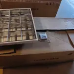 08 LUMINÁRIAS DE EMBUTIR PARA LÂMPADAS COM REATORES. (NO ESTADO) ATENÇÃO! FAZER A VISITAÇÃO ANTES DE ARREMATAR, NÃO SABEMOS SE FUNCIONA, LEILÃO NÃO TEM GARANTIA E NEM DEVOLUÇÃO, SUJEITO A POSSÍVEIS AVARIAS VISÍVEIS/OCULTAS E/OU AUSÊNCIA DE COMPONENTES.