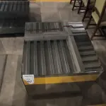 01 MESA DE CENTRO EM DESIGNER CÚBICO ESPELHADA. (NO ESTADO) ATENÇÃO! FAZER A VISITAÇÃO ANTES DE ARREMATAR, NÃO SABEMOS SE FUNCIONA, LEILÃO NÃO TEM GARANTIA E NEM DEVOLUÇÃO, SUJEITO A POSSÍVEIS AVARIAS VISÍVEIS/OCULTAS E/OU AUSÊNCIA DE COMPONENTES.