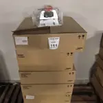 05 CAIXAS COM 04 LUMINÁRIAS COM REATORES ELETRÔNICOS E 01 CAIXA COM 03 LUMINÁRIAS.  (NO ESTADO) ATENÇÃO! FAZER A VISITAÇÃO ANTES DE ARREMATAR, NÃO SABEMOS SE FUNCIONA, LEILÃO NÃO TEM GARANTIA E NEM DEVOLUÇÃO, SUJEITO A POSSÍVEIS AVARIAS VISÍVEIS/OCULTAS E/OU AUSÊNCIA DE COMPONENTES.