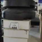 03 LUMINÁRIAS PLAFOM DE EMBUTIR E 02 SUPORTES DE BANDEIRA. (NO ESTADO) ATENÇÃO! FAZER A VISITAÇÃO ANTES DE ARREMATAR, NÃO SABEMOS SE FUNCIONA, LEILÃO NÃO TEM GARANTIA E NEM DEVOLUÇÃO, SUJEITO A POSSÍVEIS AVARIAS VISÍVEIS/OCULTAS E/OU AUSÊNCIA DE COMPONENTES.