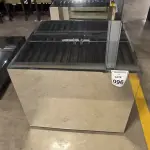 01 MESA DE CENTRO EM DESIGNER CÚBICO ESPELHADA. (NO ESTADO) ATENÇÃO! FAZER A VISITAÇÃO ANTES DE ARREMATAR, NÃO SABEMOS SE FUNCIONA, LEILÃO NÃO TEM GARANTIA E NEM DEVOLUÇÃO, SUJEITO A POSSÍVEIS AVARIAS VISÍVEIS/OCULTAS E/OU AUSÊNCIA DE COMPONENTES.