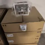 05 CAIXAS COM 04 LUMINÁRIAS COM REATORES ELETRÔNICOS. (NO ESTADO) ATENÇÃO! FAZER A VISITAÇÃO ANTES DE ARREMATAR, NÃO SABEMOS SE FUNCIONA, LEILÃO NÃO TEM GARANTIA E NEM DEVOLUÇÃO, SUJEITO A POSSÍVEIS AVARIAS VISÍVEIS/OCULTAS E/OU AUSÊNCIA DE COMPONENTES.