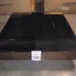 01 MESA DE CENTRO QUADRADA ESPELHADA ESCURA.  (NO ESTADO) ATENÇÃO! FAZER A VISITAÇÃO ANTES DE ARREMATAR, NÃO SABEMOS SE FUNCIONA, LEILÃO NÃO TEM GARANTIA E NEM DEVOLUÇÃO, SUJEITO A POSSÍVEIS AVARIAS VISÍVEIS/OCULTAS E/OU AUSÊNCIA DE COMPONENTES.