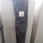 01 TELA DE PROJEÇÃO RETRÁTIL. (NO ESTADO) ATENÇÃO! FAZER A VISITAÇÃO ANTES DE ARREMATAR, NÃO SABEMOS SE FUNCIONA, LEILÃO NÃO TEM GARANTIA E NEM DEVOLUÇÃO, SUJEITO A POSSÍVEIS AVARIAS VISÍVEIS/OCULTAS E/OU AUSÊNCIA DE COMPONENTES.