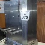 01 CAFETEIRA INDUSTRIAL. (NO ESTADO) ATENÇÃO! FAZER A VISITAÇÃO ANTES DE ARREMATAR, NÃO SABEMOS SE FUNCIONA, LEILÃO NÃO TEM GARANTIA E NEM DEVOLUÇÃO, SUJEITO A POSSÍVEIS AVARIAS VISÍVEIS/OCULTAS E/OU AUSÊNCIA DE COMPONENTES.
