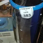 01 BEBEDOURO PARA GARRAFÃO, E 02 LIXEIRAS EM INOX. (NO ESTADO) ATENÇÃO! FAZER A VISITAÇÃO ANTES DE ARREMATAR, NÃO SABEMOS SE FUNCIONA, LEILÃO NÃO TEM GARANTIA E NEM DEVOLUÇÃO, SUJEITO A POSSÍVEIS AVARIAS VISÍVEIS/OCULTAS E/OU AUSÊNCIA DE COMPONENTES.