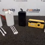 04 POWER BANK DE MARCAS DIVERSAS. (NO ESTADO) ATENÇÃO! FAZER A VISITAÇÃO ANTES DE ARREMATAR, NÃO SABEMOS SE FUNCIONA, LEILÃO NÃO TEM GARANTIA E NEM DEVOLUÇÃO, SUJEITO A POSSÍVEIS AVARIAS VISÍVEIS/OCULTAS E/OU AUSÊNCIA DE COMPONENTES.