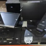 06 MONITORES DE MARCAS E MODELOS DIVERSOS. (NO ESTADO) ATENÇÃO! FAZER A VISITAÇÃO ANTES DE ARREMATAR, NÃO SABEMOS SE FUNCIONA, LEILÃO NÃO TEM GARANTIA E NEM DEVOLUÇÃO, SUJEITO A POSSÍVEIS AVARIAS VISÍVEIS/OCULTAS E/OU AUSÊNCIA DE COMPONENTES.