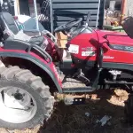 01 TRATOR AGRÍCOLA YAMMAR SOLIS 28 A DIESEL 4X4 3 CILINDROS 26 CV CHASSI JMKSJ1207139G36. (NO ESTADO) ATENÇÃO! FAZER A VISITAÇÃO ANTES DE ARREMATAR, NÃO SABEMOS SE FUNCIONA, LEILÃO NÃO TEM GARANTIA E NEM DEVOLUÇÃO, SUJEITO A POSSÍVEIS AVARIAS VISÍVEIS/OCULTAS E/OU AUSÊNCIA DE COMPONENTES.