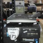 02 MONITORES E 02 CPUS DE MARCAS DIVERSAS. (NO ESTADO) ATENÇÃO! FAZER A VISITAÇÃO ANTES DE ARREMATAR, NÃO SABEMOS SE FUNCIONA, LEILÃO NÃO TEM GARANTIA E NEM DEVOLUÇÃO, SUJEITO A POSSÍVEIS AVARIAS VISÍVEIS/OCULTAS E/OU AUSÊNCIA DE COMPONENTES.