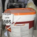 01 BALDE DE TINTA ECONÔMICA 16L NA COR BRANCO NEVE MARCA RENOCRIL. (NO ESTADO) ATENÇÃO! FAZER A VISITAÇÃO ANTES DE ARREMATAR, NÃO SABEMOS SE FUNCIONA, LEILÃO NÃO TEM GARANTIA E NEM DEVOLUÇÃO, SUJEITO A POSSÍVEIS AVARIAS VISÍVEIS/OCULTAS E/OU AUSÊNCIA DE COMPONENTES.