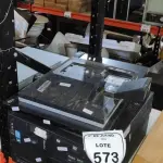 02 MONITORES E 02 CPUS DE MARCAS DIVERSAS. (NO ESTADO) ATENÇÃO! FAZER A VISITAÇÃO ANTES DE ARREMATAR, NÃO SABEMOS SE FUNCIONA, LEILÃO NÃO TEM GARANTIA E NEM DEVOLUÇÃO, SUJEITO A POSSÍVEIS AVARIAS VISÍVEIS/OCULTAS E/OU AUSÊNCIA DE COMPONENTES.