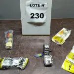 05 RELÓGIOS DE PULSO CORES DIVERSAS. (NO ESTADO, NÃO SABEMOS SE FUNCIONA. LEILÃO NÃO TEM GARANTIA E NEM DEVOLUÇÃO, SUJEITO A POSSÍVEIS AVARIAS VISÍVEIS/OCULTAS E/OU AUSÊNCIA DE COMPONENTES)