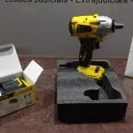 01 CHAVE IMPACTO 21V COM CARREGADOR USB MARCA BOMVINK (NOVO). (NO ESTADO) ATENÇÃO! FAZER A VISITAÇÃO ANTES DE ARREMATAR, NÃO SABEMOS SE FUNCIONA, LEILÃO NÃO TEM GARANTIA E NEM DEVOLUÇÃO, SUJEITO A POSSÍVEIS AVARIAS VISÍVEIS/OCULTAS E/OU AUSÊNCIA DE COMPONENTES.