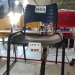 01 CADEIRA ISO FIXA ESCRITÓRIO (NO ESTADO, NÃO SABEMOS SE FUNCIONA. LEILÃO NÃO TEM GARANTIA E NEM DEVOLUÇÃO, SUJEITO A POSSÍVEIS AVARIAS VISÍVEIS/OCULTAS E/OU AUSÊNCIA DE COMPONENTES)