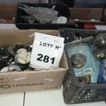 01 LOTE COM LUMINÁRIAS DE TETO, ACABAMENTOS PARA LÂMPADAS DICROICA. (NO ESTADO, NÃO SABEMOS SE FUNCIONA. LEILÃO NÃO TEM GARANTIA E NEM DEVOLUÇÃO, SUJEITO A POSSÍVEIS AVARIAS VISÍVEIS/OCULTAS E/OU AUSÊNCIA DE COMPONENTES)