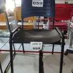 01 CADEIRA ISO FIXA ESCRITÓRIO (NO ESTADO, NÃO SABEMOS SE FUNCIONA. LEILÃO NÃO TEM GARANTIA E NEM DEVOLUÇÃO, SUJEITO A POSSÍVEIS AVARIAS VISÍVEIS/OCULTAS E/OU AUSÊNCIA DE COMPONENTES)