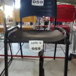 01 CADEIRA ISO FIXA ESCRITÓRIO (NO ESTADO, NÃO SABEMOS SE FUNCIONA. LEILÃO NÃO TEM GARANTIA E NEM DEVOLUÇÃO, SUJEITO A POSSÍVEIS AVARIAS VISÍVEIS/OCULTAS E/OU AUSÊNCIA DE COMPONENTES)