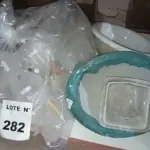02 CUBAS PARA LAVATÓRIO E RESERVATÓRIOS PARA SABONETE. (NO ESTADO, NÃO SABEMOS SE FUNCIONA. LEILÃO NÃO TEM GARANTIA E NEM DEVOLUÇÃO, SUJEITO A POSSÍVEIS AVARIAS VISÍVEIS/OCULTAS E/OU AUSÊNCIA DE COMPONENTES)