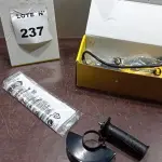 01 ESMERILHADEIRA ANGULAR 220V (NOVO). (NO ESTADO) ATENÇÃO! FAZER A VISITAÇÃO ANTES DE ARREMATAR, NÃO SABEMOS SE FUNCIONA, LEILÃO NÃO TEM GARANTIA E NEM DEVOLUÇÃO, SUJEITO A POSSÍVEIS AVARIAS VISÍVEIS/OCULTAS E/OU AUSÊNCIA DE COMPONENTES.